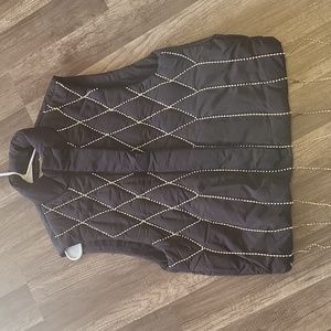 Quilted vest with rhinestone